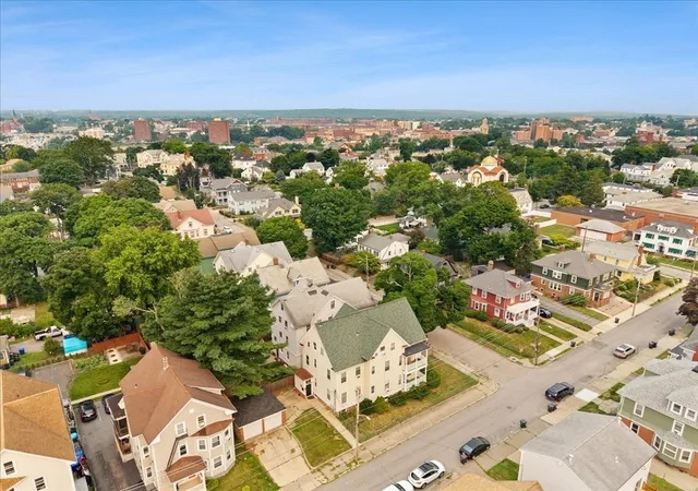 4th image of 85 Maynard St, Pawtucket, RI 02860 | MLS# 73553347