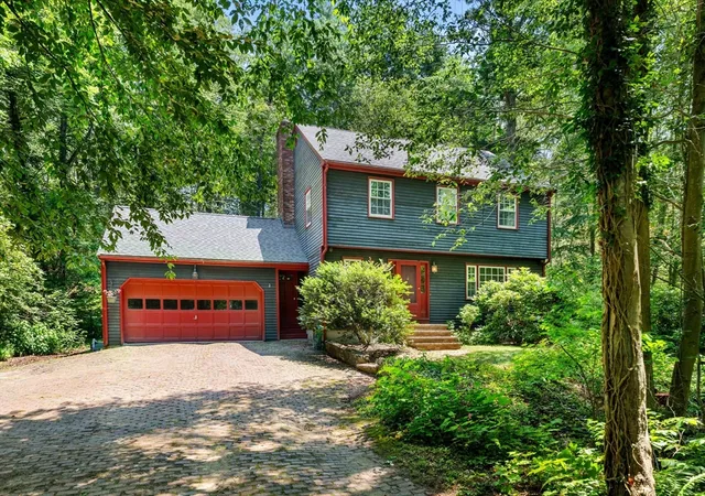 1st image of 7 Hidden Ledge, Manchester, MA 01944 | MLS# 73543700