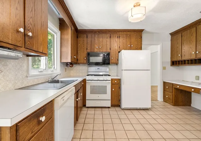 5th image of 7 Hidden Ledge, Manchester, MA 01944 | MLS# 73543700