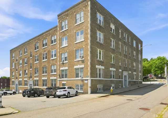 Condo for sale at 41 Chatham St #5, Worcester, MA 01609 | MLS# 73562007