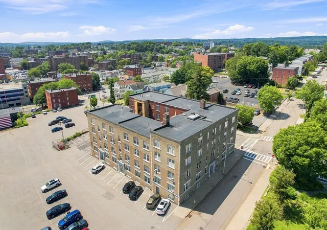 Photo 3 of Condo for sale at 41 Chatham St #5, Worcester, MA 01609 | MLS# 73562007 | Listing updated on 2026-09-13