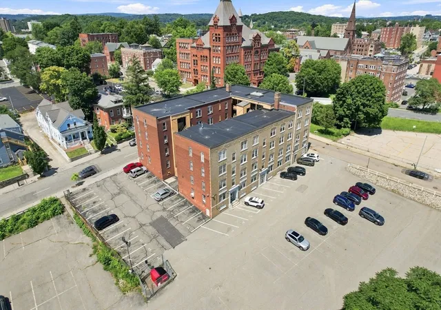 Photo 3 of Sale Pending at 41 Chatham St #5, Worcester, MA 01609 | MLS# 73562007 | Listing updated on 2026-10-01