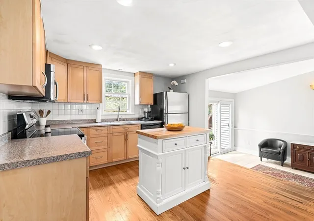 Homes for sale in Natick, MA | 146 Hartford St, Natick, MA 01760 | MLS# 73537120