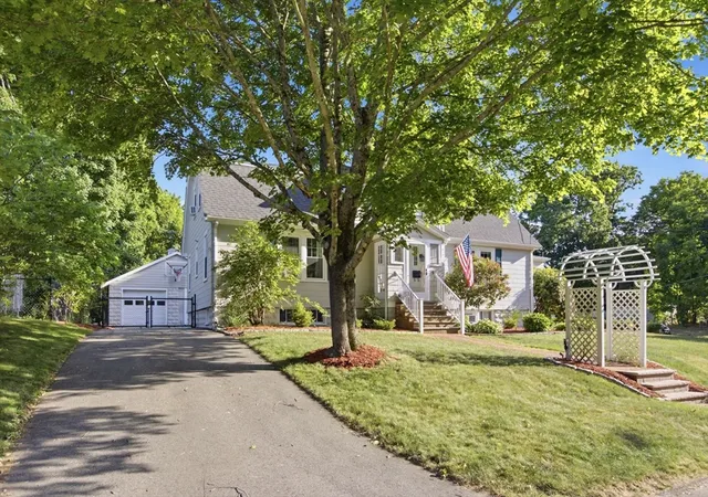 3rd image of 79 Orange Street, Reading, MA 01867 | MLS# 73537182