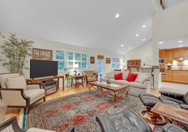 Homes for sale in Sturbridge, MA | 120 Colonial Dr #120, Sturbridge, MA 01566 | MLS# 73546924