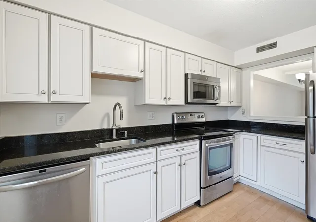 Homes for sale in Hingham, MA | 13 Beals Cove Rd #F, Hingham, MA 02043 | MLS# 73541927