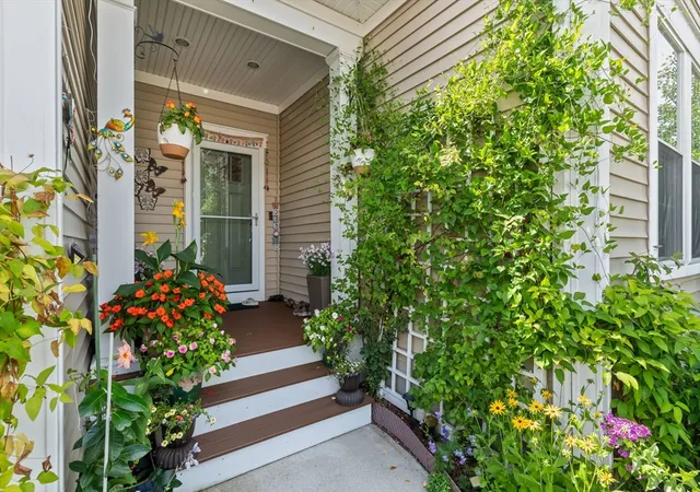 2nd image of 52 Primrose Cir #52, Hopkinton, MA 01748 | MLS# 73563093