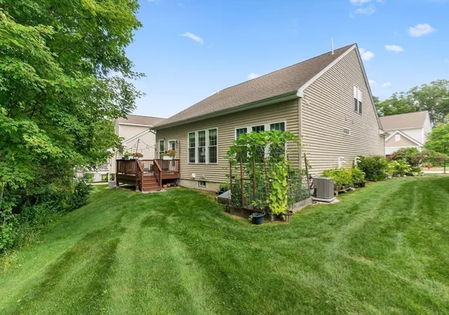 42nd image of 52 Primrose Cir #52, Hopkinton, MA 01748 | MLS# 73563093