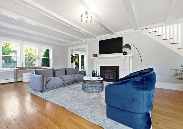 5th image of 1174 Franklin St, Stoneham, MA 02180 | MLS# 73560329