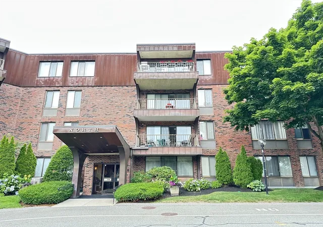 1st image of 1006 Paradise Rd #4PN, Swampscott, MA 01907 | MLS# 73548072