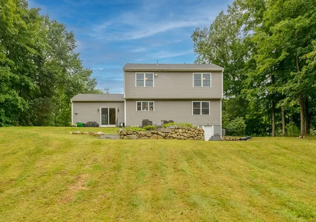 2nd image of 391 Main St, West Townsend, MA 01474 | MLS# 73565569