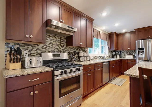 4th image of 391 Main St, West Townsend, MA 01474 | MLS# 73565569