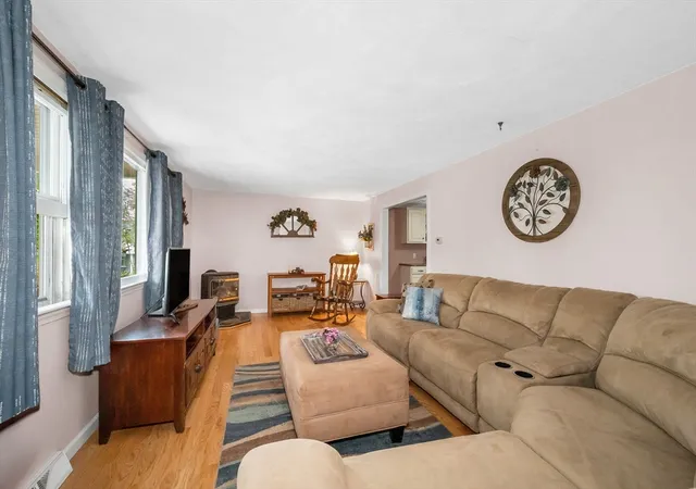 3rd image of 18 South St, Billerica, MA 01821 | MLS# 73546498