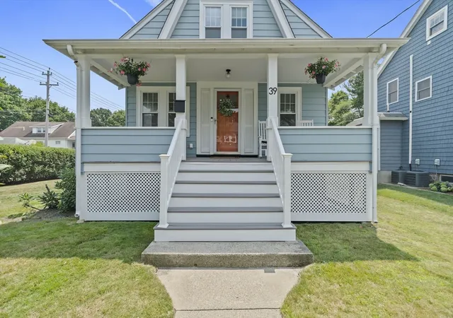Photo 4 of Sale Pending at 39 Holmes St, Braintree, MA 02184 | MLS# 73562121 | Listing updated on 2026-09-17