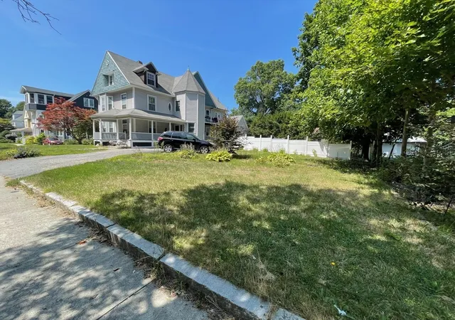 1st image of 328 Highland St, Worcester, MA 01602 | MLS# 73552454