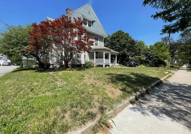 2nd image of 328 Highland St, Worcester, MA 01602 | MLS# 73552454