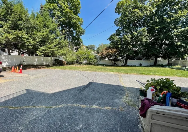 4th image of 328 Highland St, Worcester, MA 01602 | MLS# 73552454