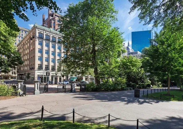 23rd image of 250 Boylston St #2, Boston, MA 02116 | MLS# 73489081