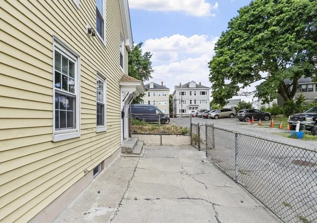 37th image of 52 Auburn St, Lowell, MA 01852 | MLS# 73538366