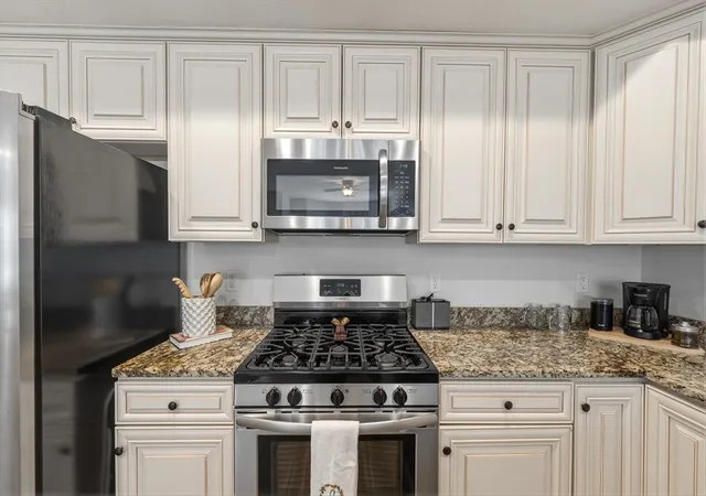 Listing Photo 4 - Condo for sale in building located at 22 Hamel Wy, Haverhill, MA 01835 - Unit #22