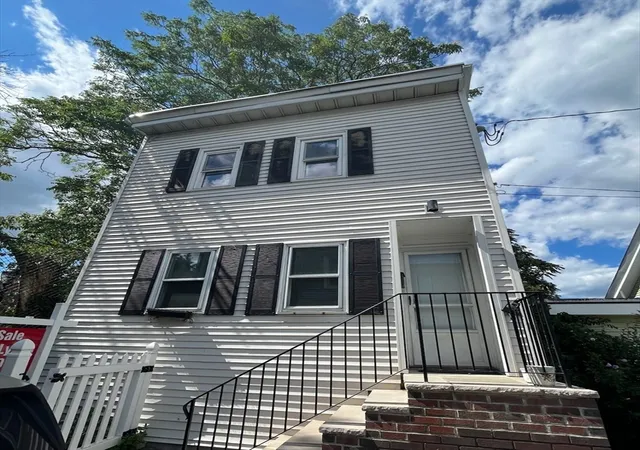 4th image of 17 Howell Ct, Chelsea, MA 02150 | MLS# 73564203