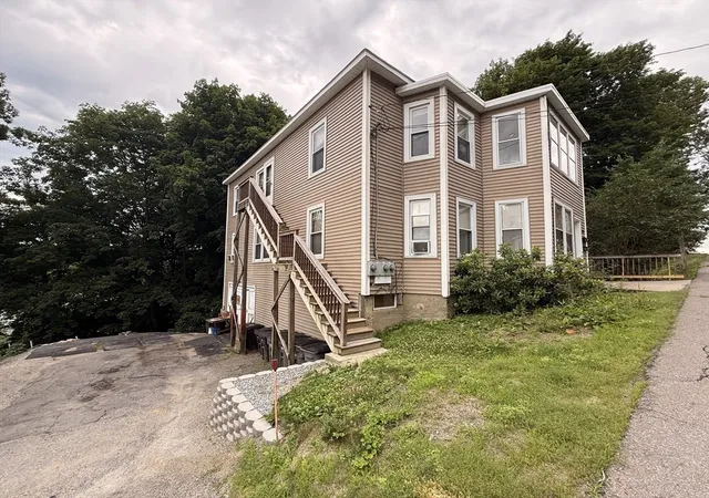 2nd image of 105 Grant St, Gardner, MA 01440 | MLS# 73548617