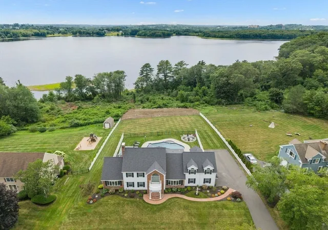 2nd image of 14 Lakeview Ave, Danvers, MA 01923 | MLS# 73557603