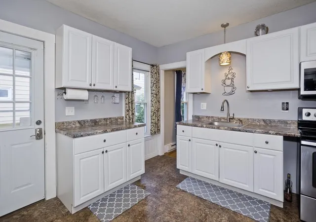 Photo 3 of Single family home for sale at 89 W Alvord St, Springfield, MA 01108 | MLS# 73562580 | Listing updated on 2026-09-29
