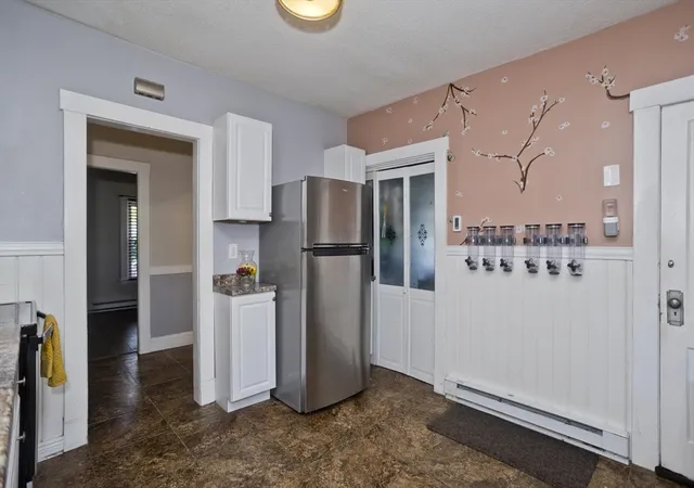 Photo 4 of Single family home for sale at 89 W Alvord St, Springfield, MA 01108 | MLS# 73562580 | Listing updated on 2026-09-29