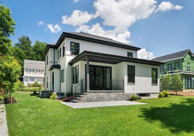 21st image of 18 Rockland Street, Wellesley Hills, MA 02481 | MLS# 73542063