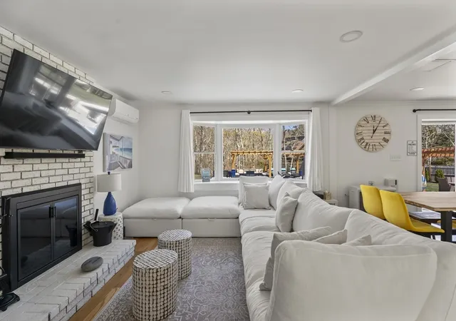 4th image of 105 Whalers Walk, Edgartown, MA 02539 | MLS# 73548852