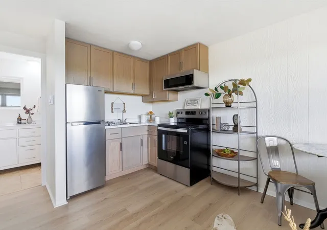 2nd image of 340 Main St #606, Melrose, MA 02176 | MLS# 73524877