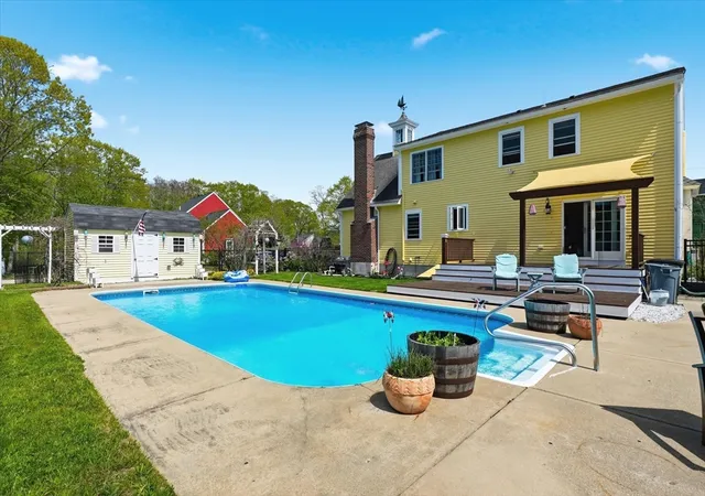 4th image of 7 Old County Rd, Salisbury, MA 01952 | MLS# 73547372