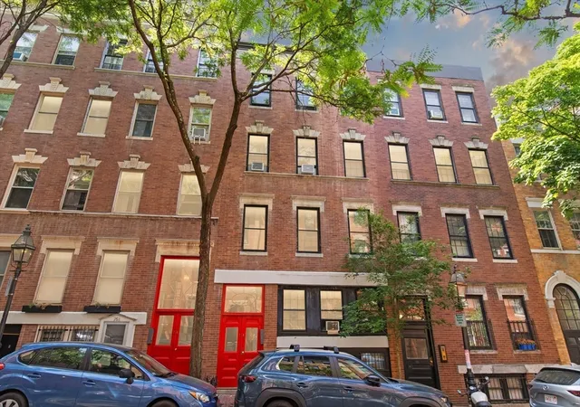 3rd image of 78 Phillips St, Boston, MA 02114