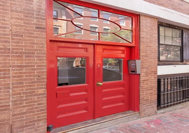4th image of 78 Phillips St, Boston, MA 02114