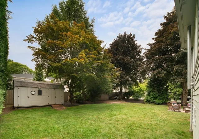 4th image of 42 Riverside Dr, Reading, MA 01867 | MLS# 73544401