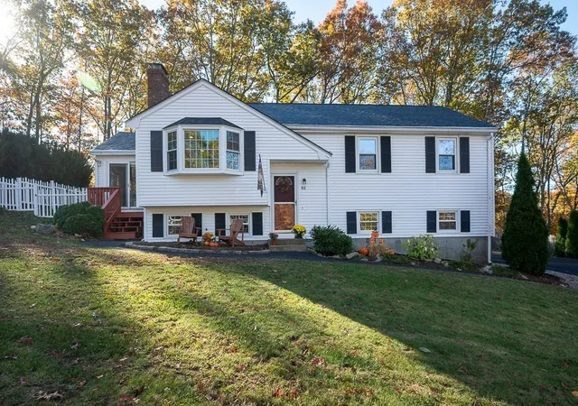 Homes for sale in Bellingham, MA | 62 Laurel Ln, Bellingham, MA 02019 | MLS# 73448757