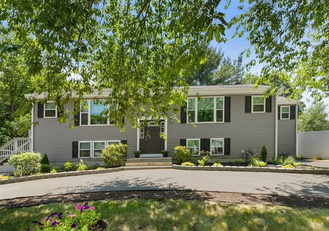Homes for sale in Attleboro, MA | 21 Simpson Ave, Attleboro, MA 02703 | MLS# 73544306