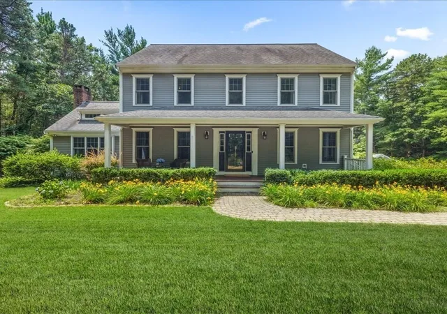 2nd image of 14 Grove St, Kingston, MA 02364 | MLS# 73549832