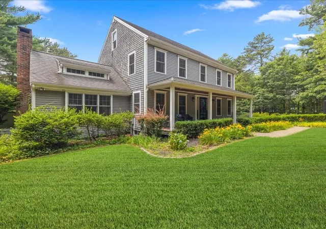 3rd image of 14 Grove St, Kingston, MA 02364 | MLS# 73549832