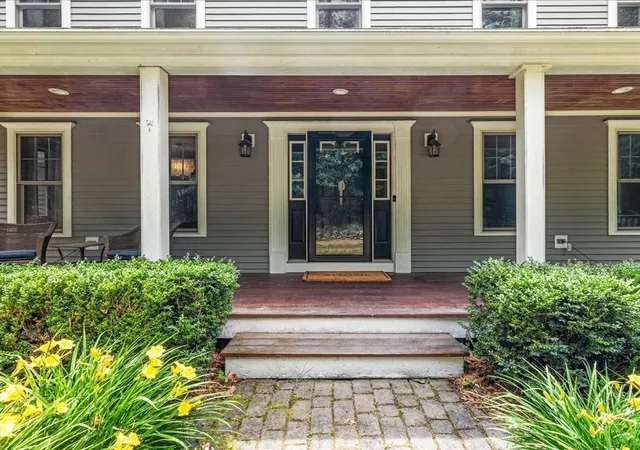 5th image of 14 Grove St, Kingston, MA 02364 | MLS# 73549832