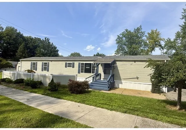 Photo 3 of Manufactured home for sale at 11 Quaboag Valley, Palmer, MA 01069 | MLS# 73565716 | Listing updated on 2026-09-16