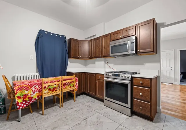 5th image of 186 Washington Street, Gloucester, MA 01930 | MLS# 73564843