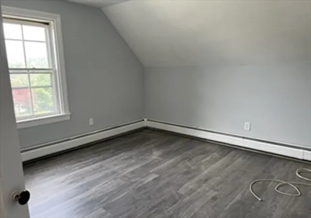 2nd image of 28 Main St, Kingston, MA 02364