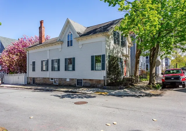 Homes for sale in New Bedford, MA | 90 Walden St, New Bedford, MA 02740 | MLS# 73523514