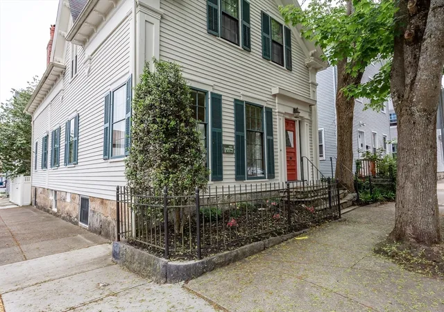 Homes for sale in New Bedford, MA | 90 Walden St, New Bedford, MA 02740 | MLS# 73523514