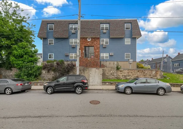 3rd image of 464 Bank, Fall River, MA 02720