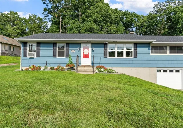 2nd image of 132 Main St, Holden, MA 01520 | MLS# 73562461