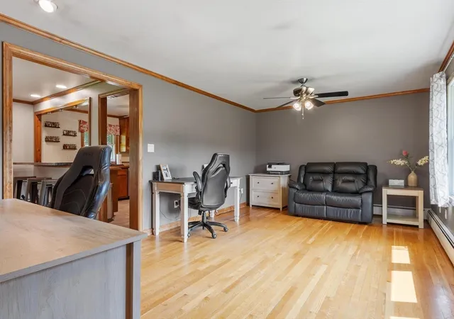 5th image of 132 Main St, Holden, MA 01520 | MLS# 73562461