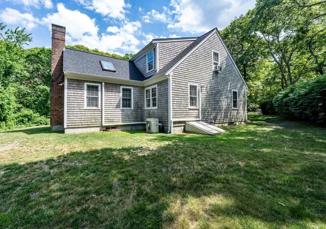 3rd image of 976 Route 6A, Yarmouth Port, MA 02675 | MLS# 73537328